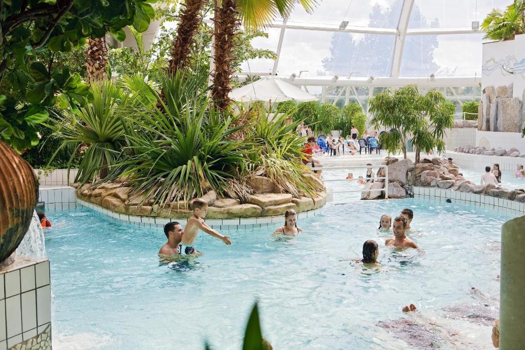 Sunparks Oostduinkerke - Plopsaland Hotel ภายนอก รูปภาพ