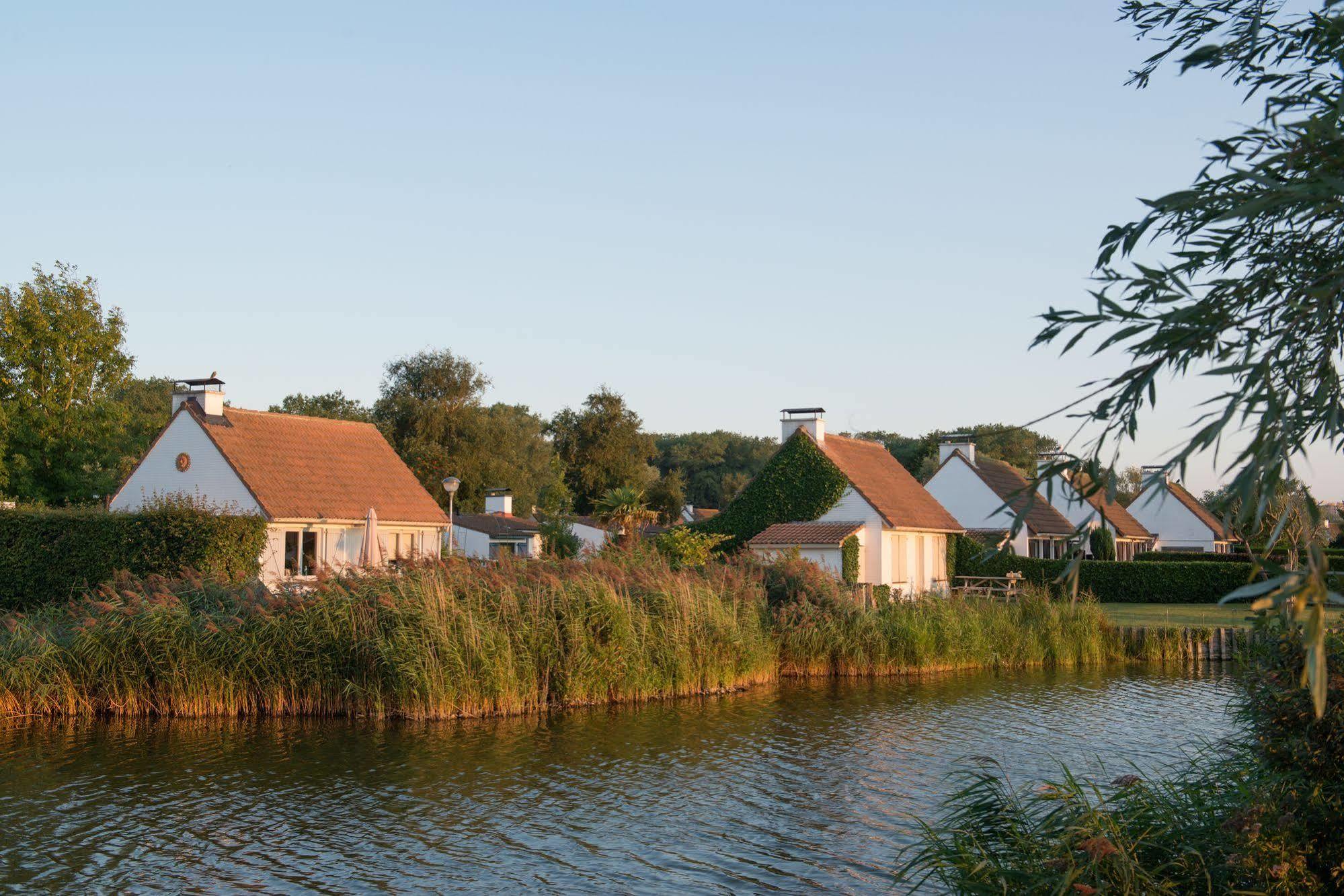 Sunparks Oostduinkerke - Plopsaland Hotel ภายนอก รูปภาพ